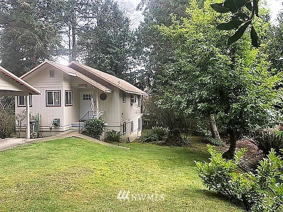 2nd image of 5124 Ponderosa Drive NE