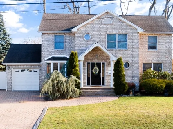 1119 Forest Dr, Linden City, NJ 07036