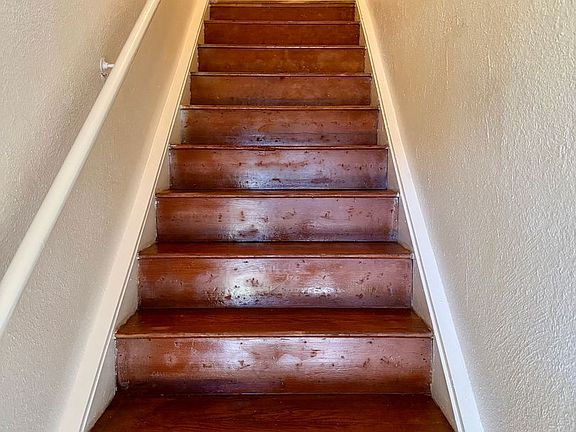3rd image of 1382-1396 N Linden Ave #F52820d15