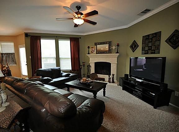 2nd image of 430 Sonoma Dr