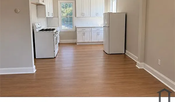 2 bed, 850 sqft, $2,678 — Photo 2