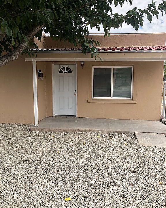 1st image of 1550 N Alameda Blvd
