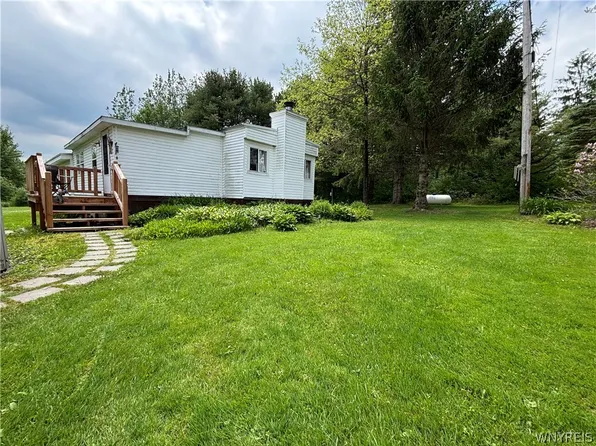 509 Bush Hill Rd, Franklinville, NY 14737