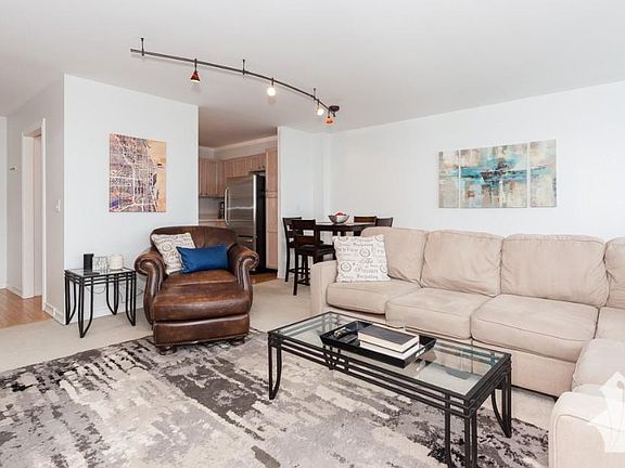 4th image of 2802 N Lake Shore Dr #1907