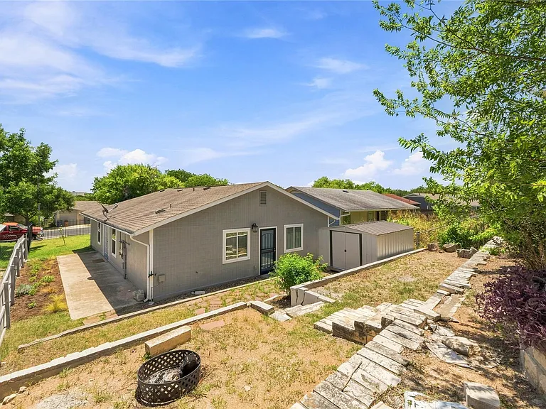 7000 Shannon Dr — Photo 35