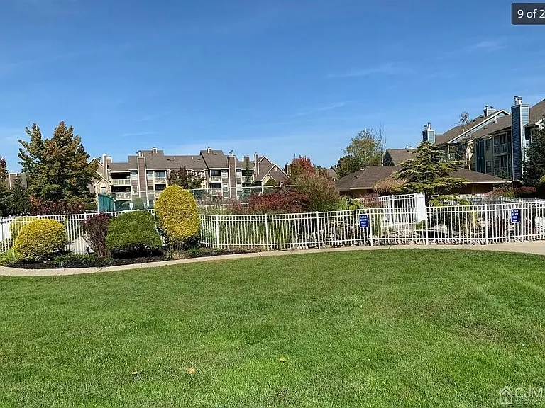 27 Lear Ct — Photo 8