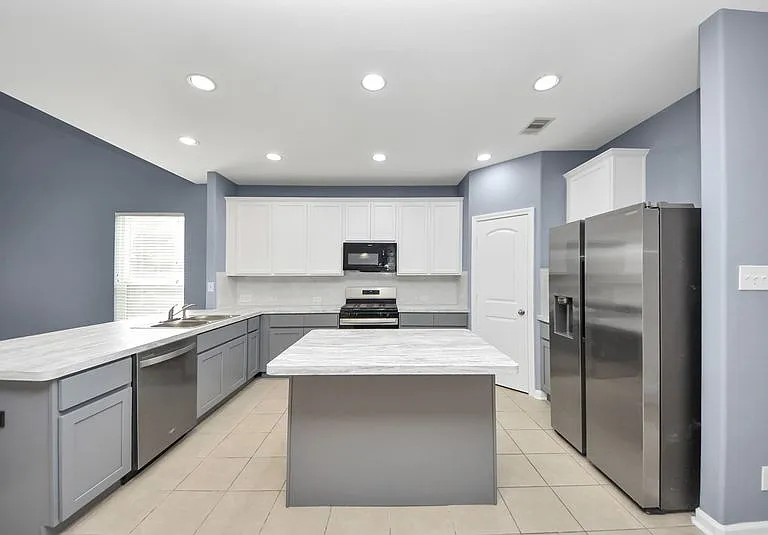 2410 Summers Glen Ct — Photo 10