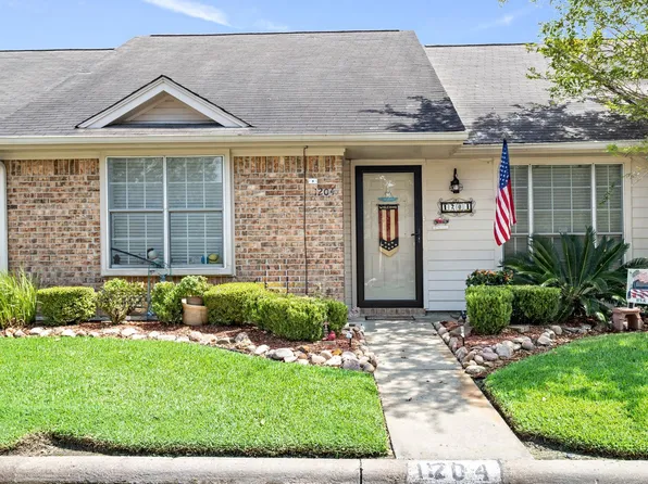 1204 Glen Meadow Ln, Beaumont, TX 77706