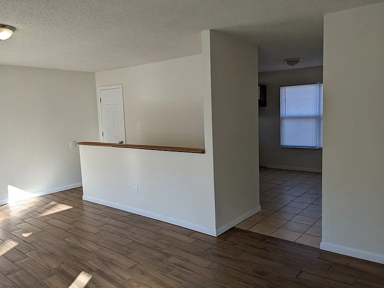 261 Baker St — Photo 9