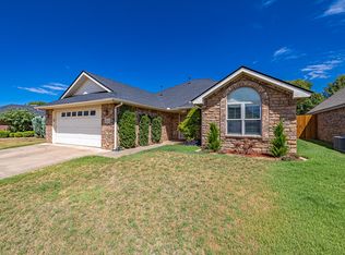 6406 93rd St, Lubbock, TX 79424