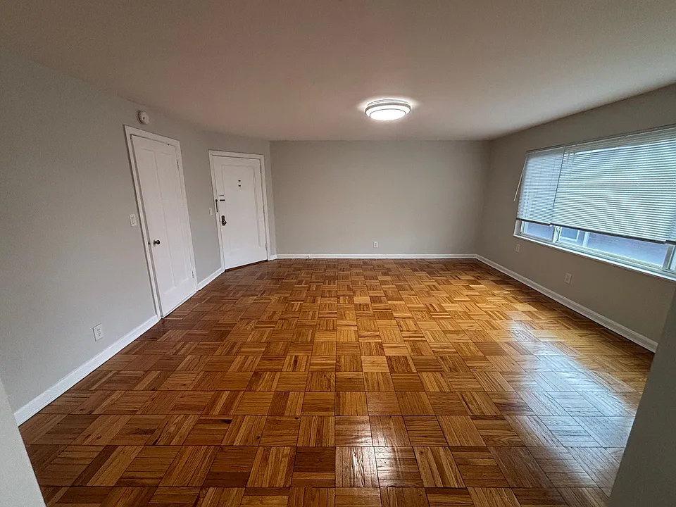 2521 Hackberry - Updated 1 Bedrooms Apts. in E Walnut Hills