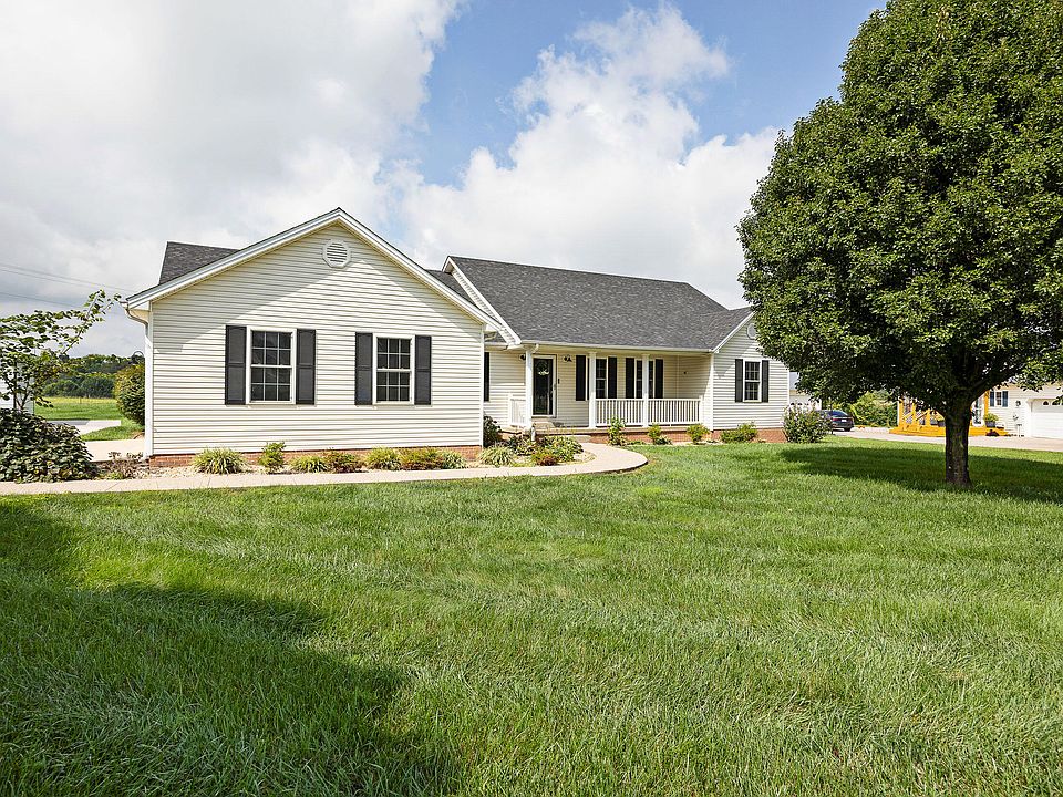 1st image of 229 Sierra Cir