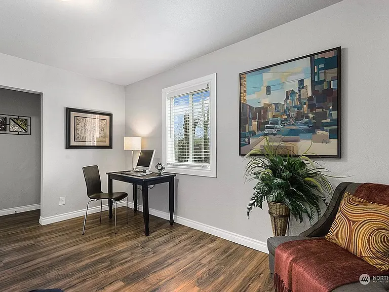 2127 S Ainsworth Ave — Photo 15