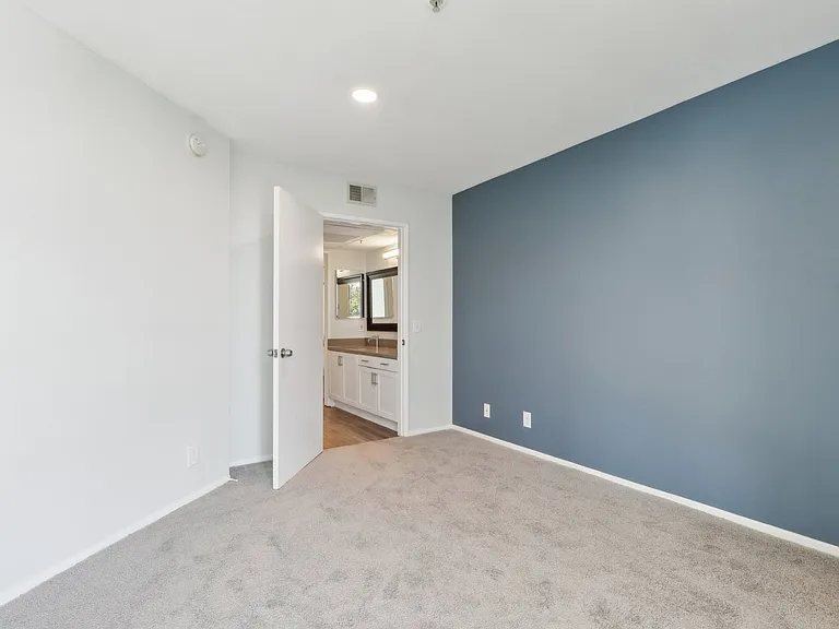 1223 Federal Ave — Photo 88