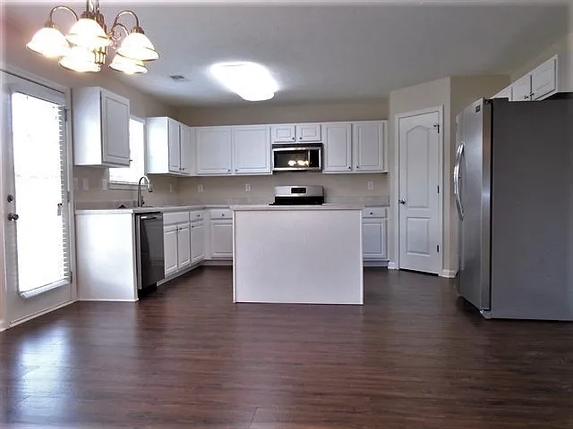 1208 Polk Xing — Photo 2