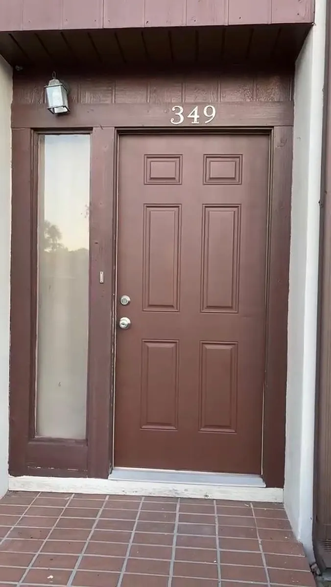 Front yard - 349 Market Sq E #349