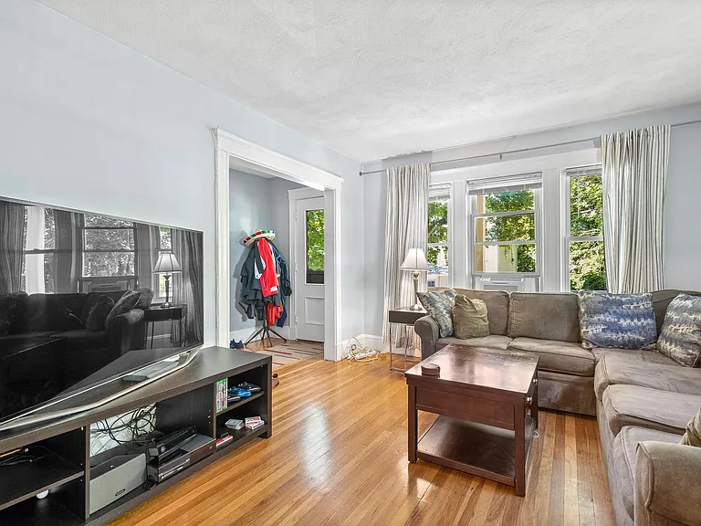 23 Pine St #1 — Photo 3