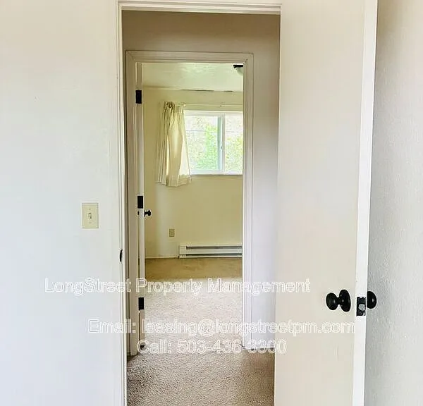 933A NW Sequoia Ave — Photo 10