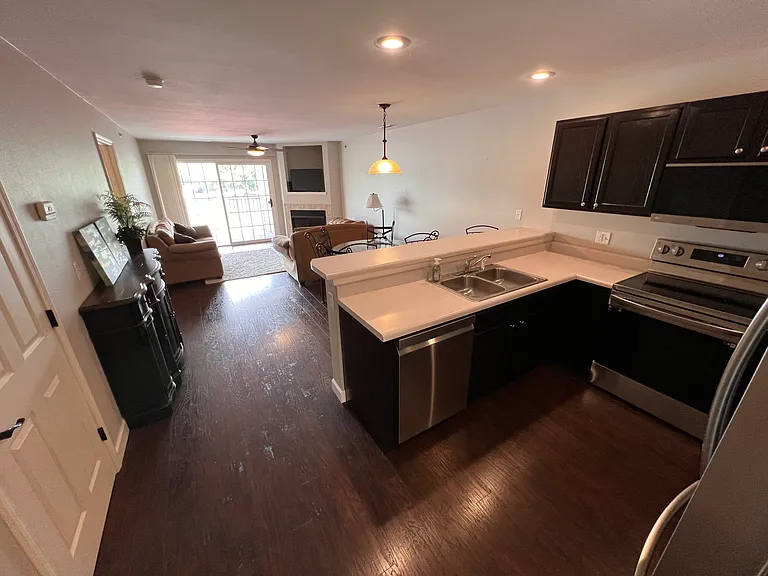 194 Sac Rd #D302 — Photo 18