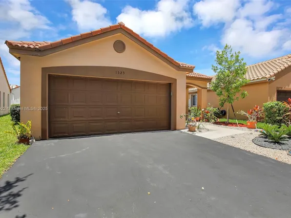 1525 Estancia Cir, Weston, FL 33327