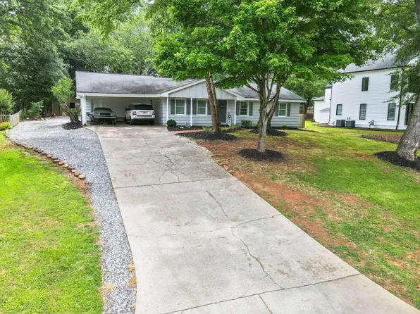 305 Meadow Dr, Alpharetta, GA 30009