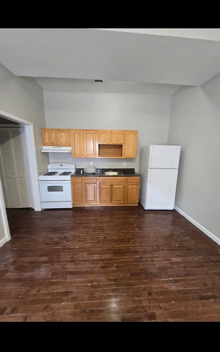 2 bed, $2,150 — Photo 1