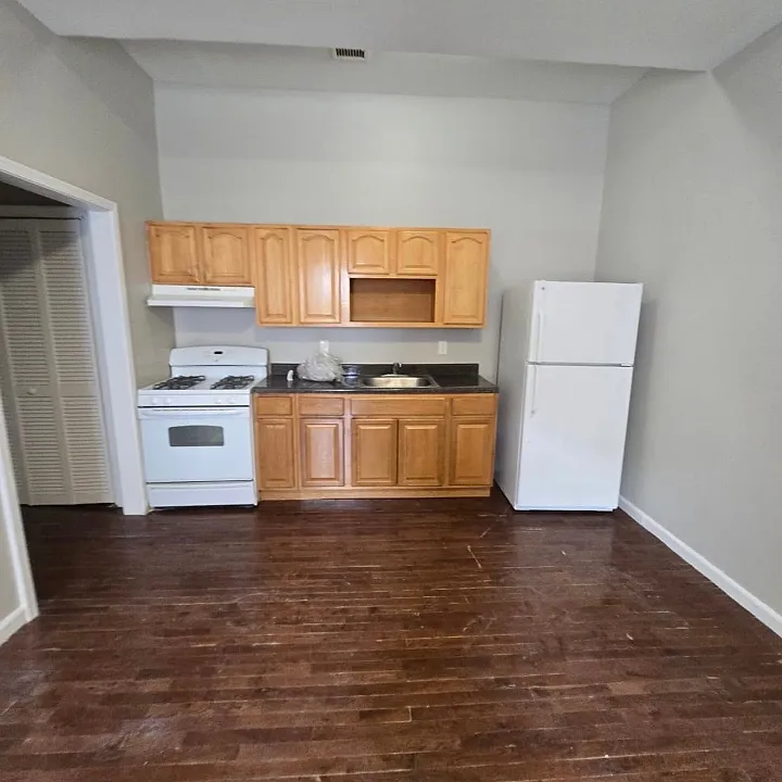554 Prospect St #9