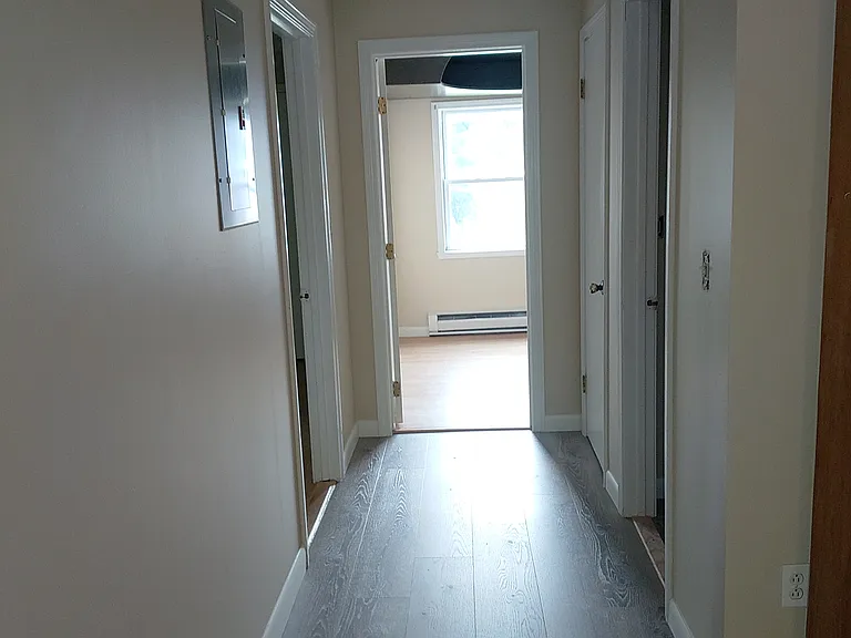 1102 Main St #1 — Photo 3