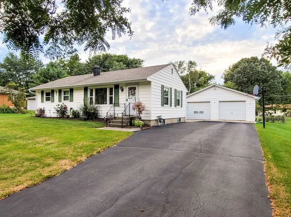 1259 Randall Dr, Rockford, IL 61108