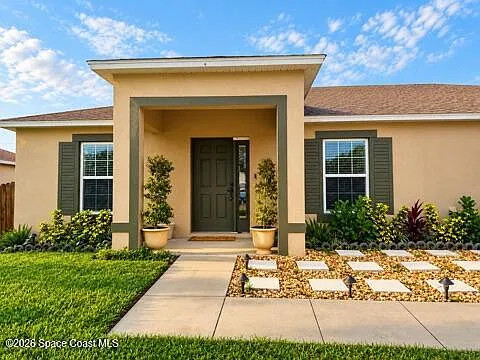 4 bed, 2.0 bath, 1796 sqft, $2,495 — Photo 2