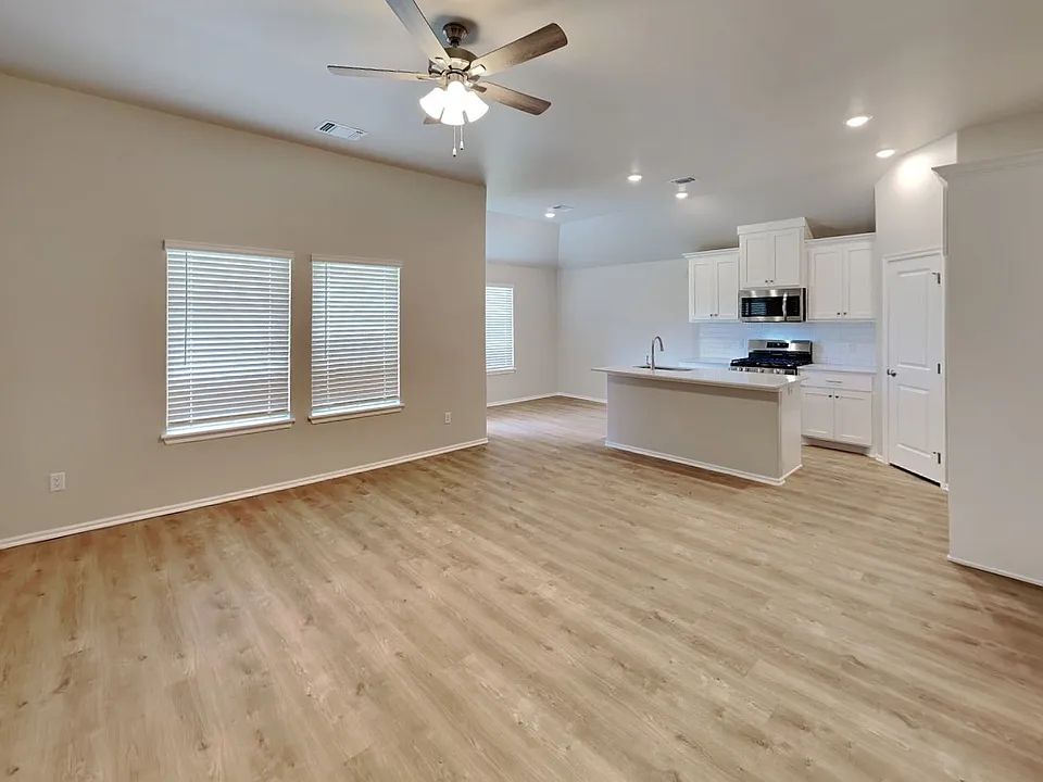 12800 Elba Dr