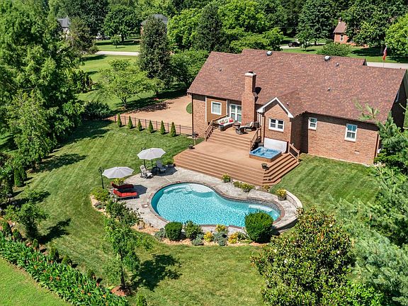 2nd image of 2610 Sherrie Ln