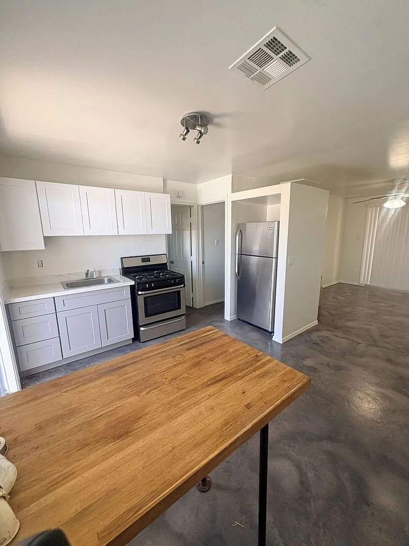 3427 N 12th Pl — Photo 3