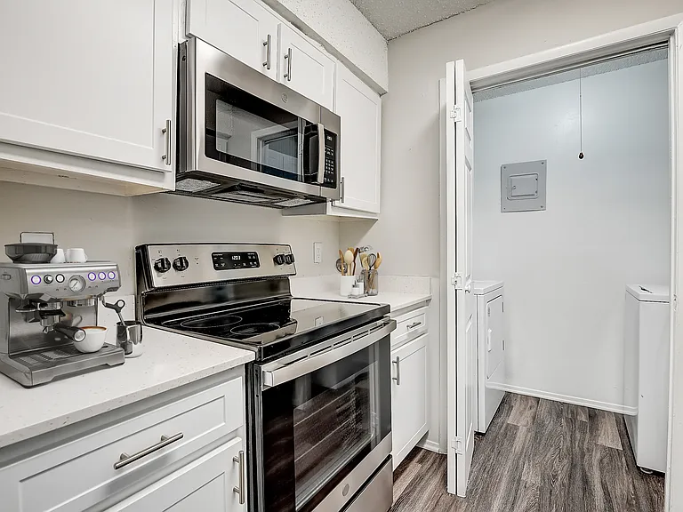 Summerwind Apartments — Photo 8