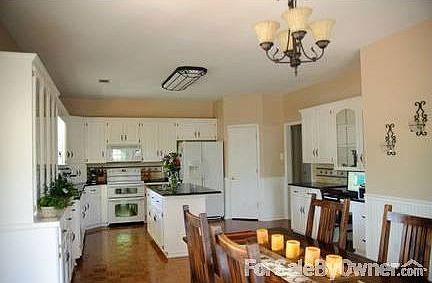 Kitchen/Dining Combo