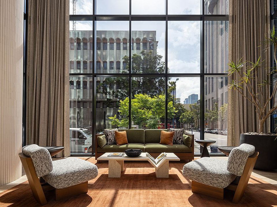 Lobby Lounge - The Torrey