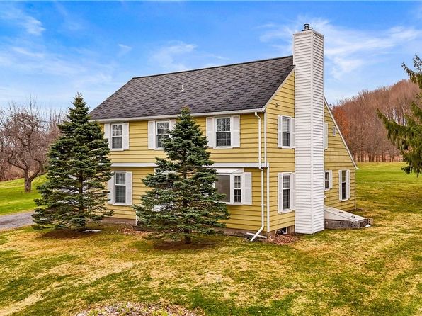8762 Grange Hill Rd, Sauquoit, NY 13456