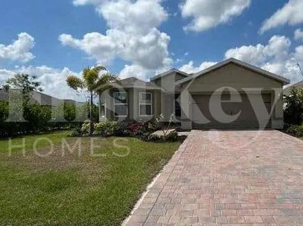 2800 Zaragoza Ct, Cape Coral, FL 33909