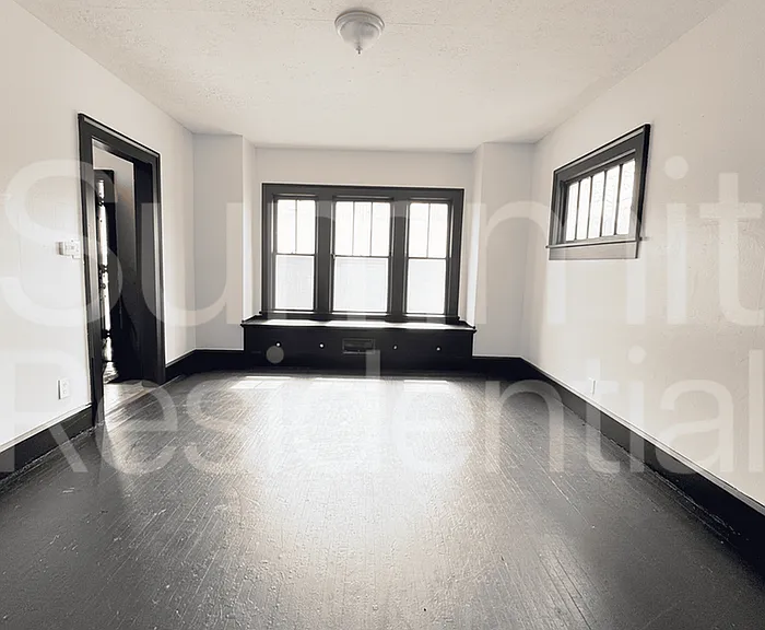 243 W 1st St — Photo 1