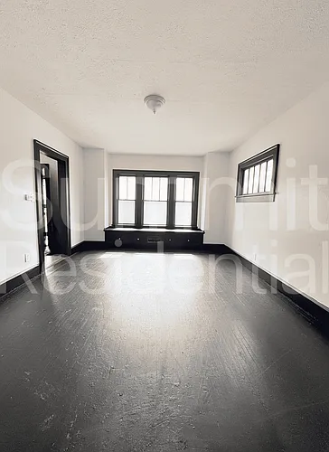 243 W 1st St Photo 1