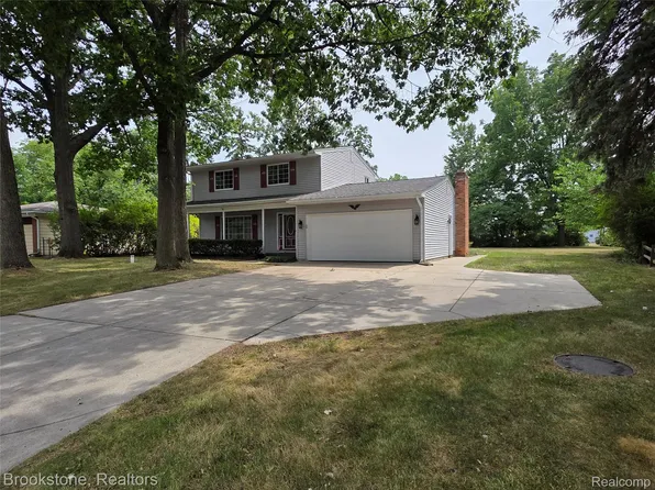 1243 Pickwick Pl, Flint, MI 48507