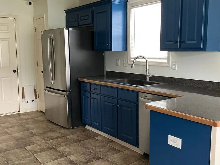 220 Jeremy Dr — Photo 8