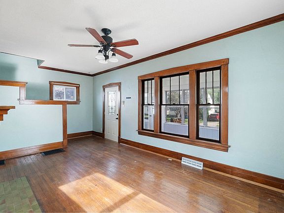 3rd image of 1717 Forest Ave