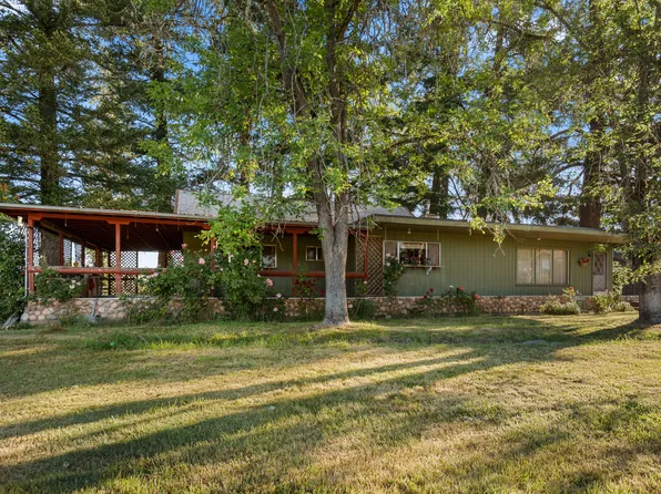 3520 Redwood Ave, Grants Pass, OR 97527