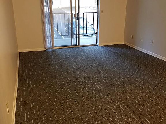 2nd image of 521 Martin Luther King Dr W APT C40