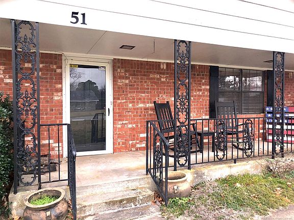 3rd image of 51 Town And Country Cir