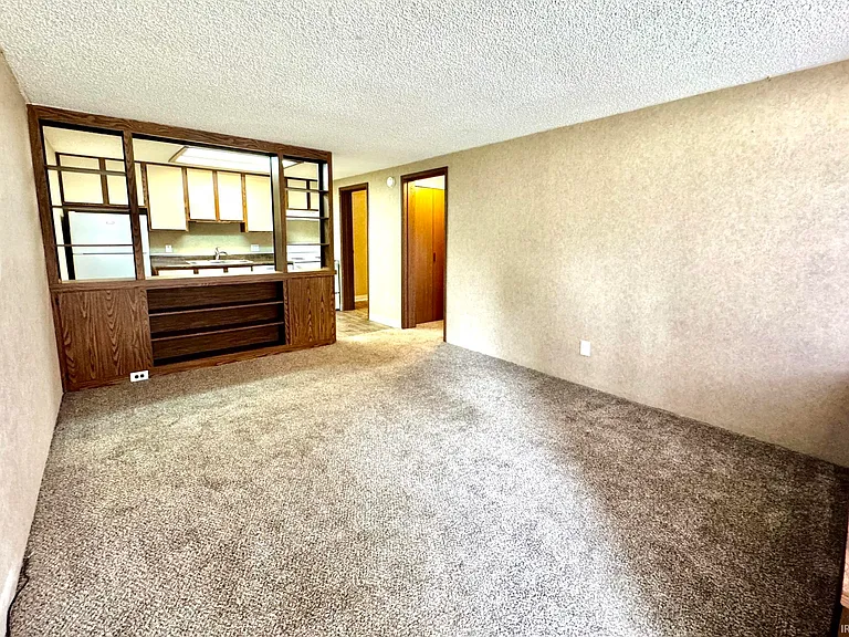 2302 S Brandon Ct — Photo 3