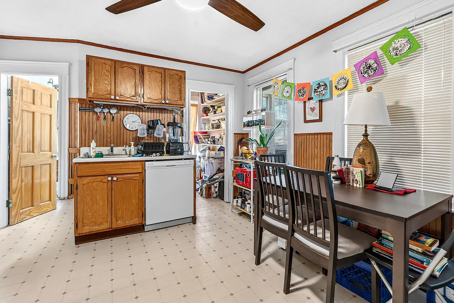 2 bed, 702 sqft, $1,700 — Photo 2