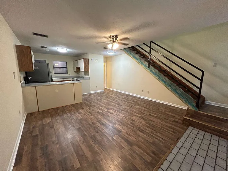 512 McKeithan St #3 — Photo 6