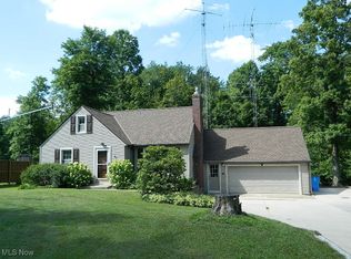 9170 Cedar Rd, Chesterland, OH 44026